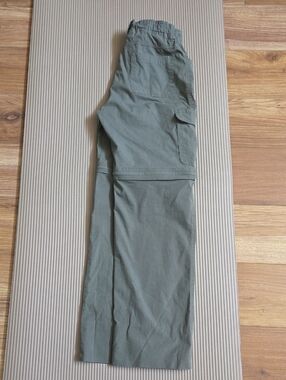 Boy Scount Convertible Cargo Pants, size boys 16. Inseem is 28-31